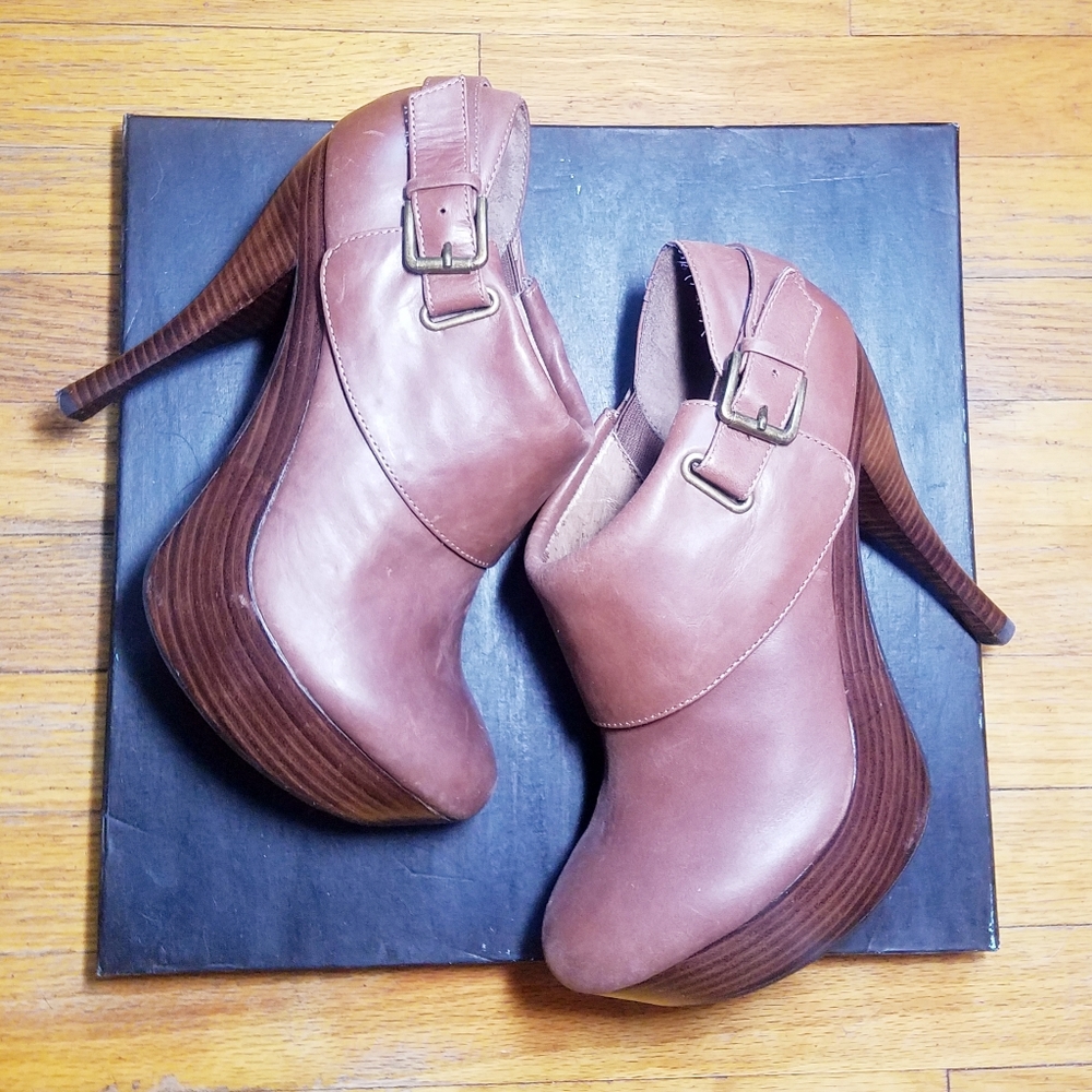 AURI - Buckled Ankle Boots